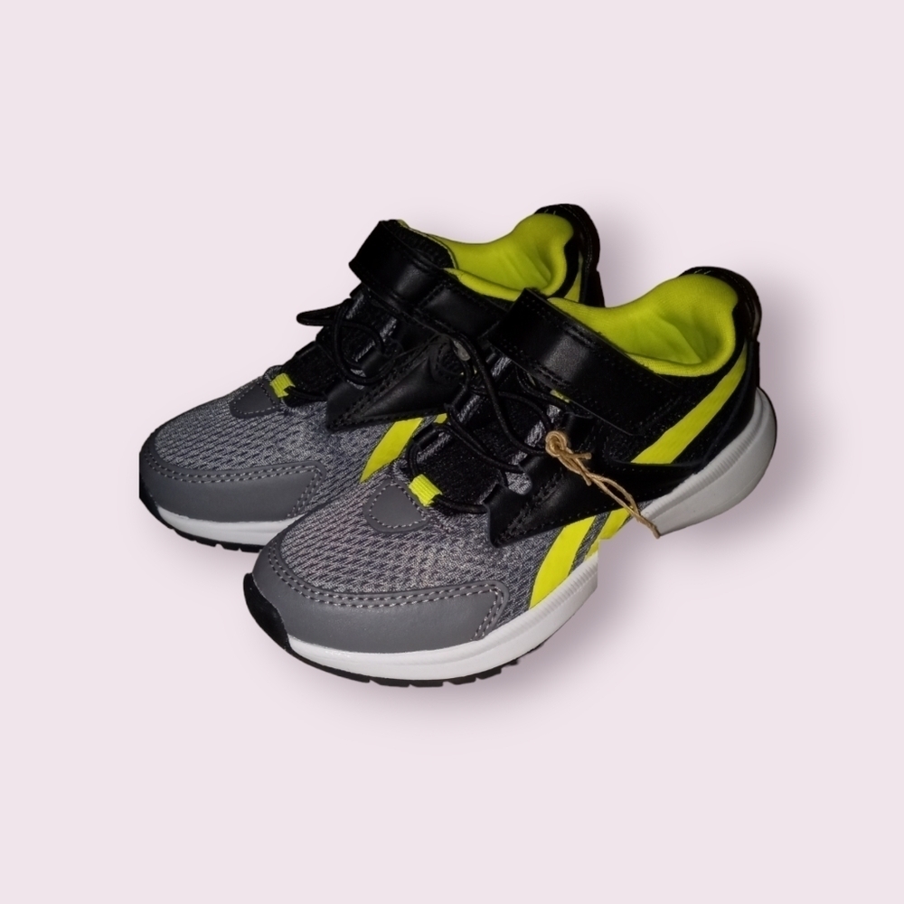 NWT Boys Reebok Road Supreme 3.0